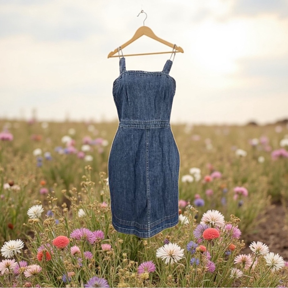 Universal Thread Blue Denim Pinafore Dress with pockets Adjustable Straps Size 4